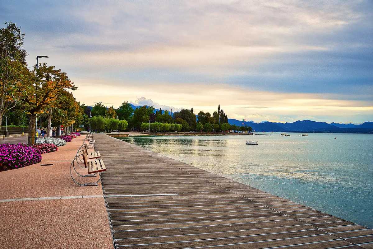 Panorama di Bardolino con il Lago di Garda sullo sfondo